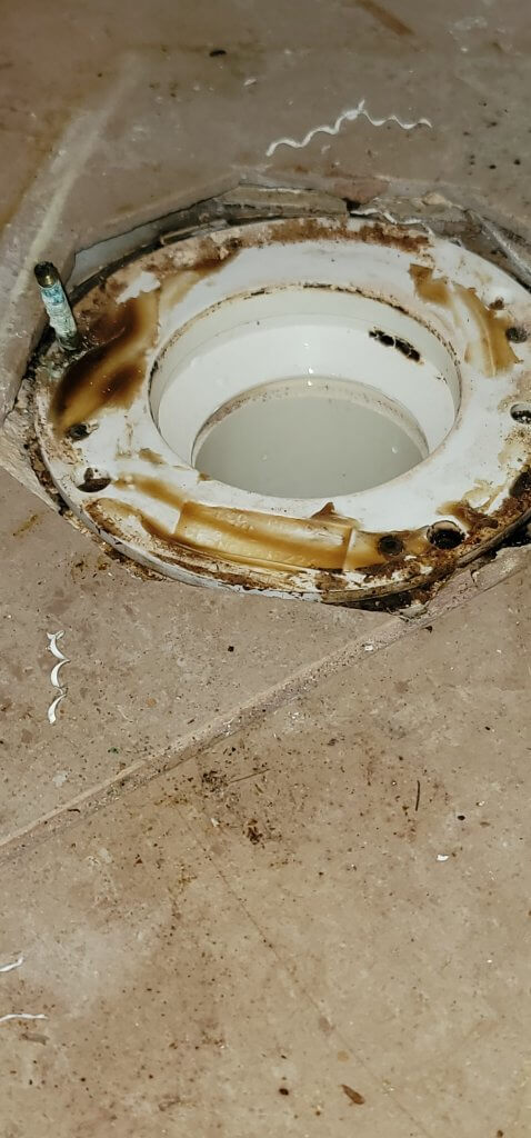 Toilet leaking into ceiling